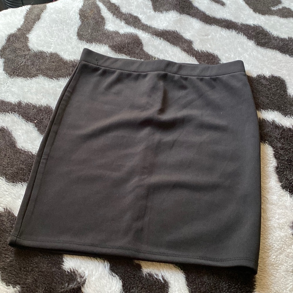 Forever 21 black zip up skirt